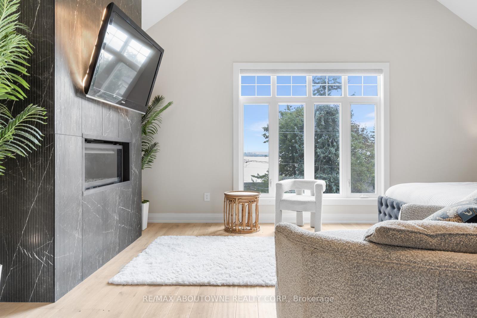 Photo 27 of 293 North Shore Boulevard E, Burlington, LaSalle — HOMEH
