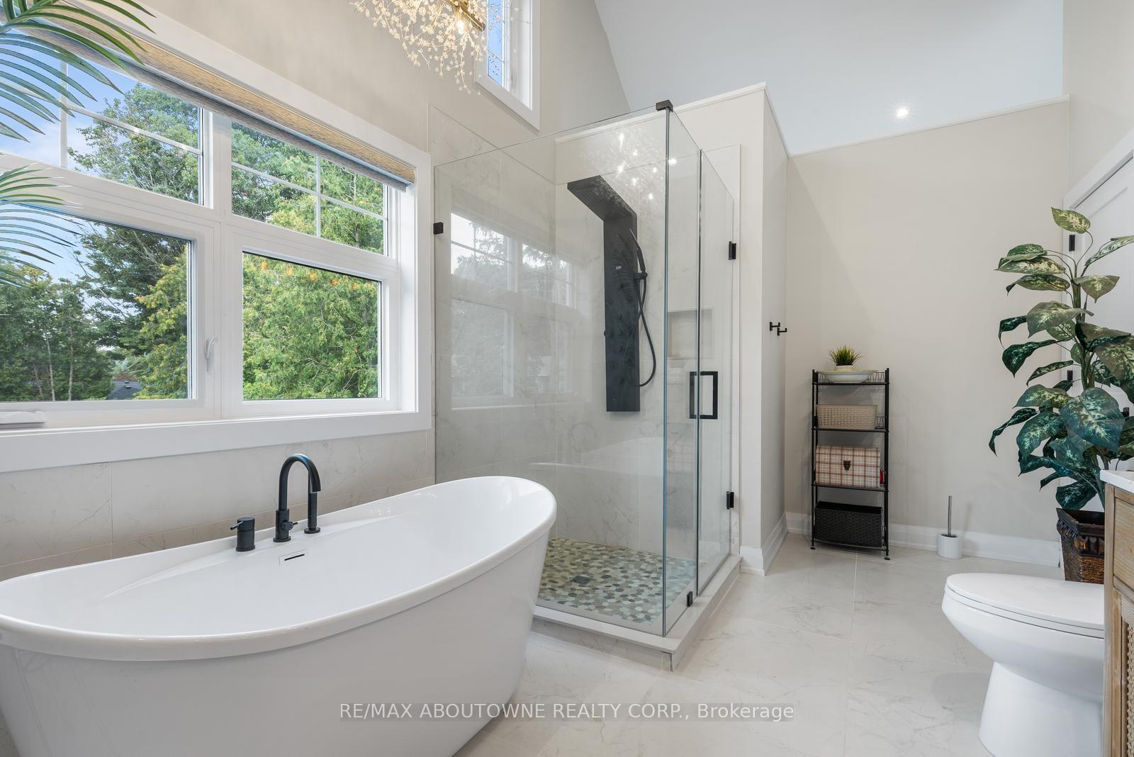 Photo 31 of 293 North Shore Boulevard E, Burlington, LaSalle — HOMEH