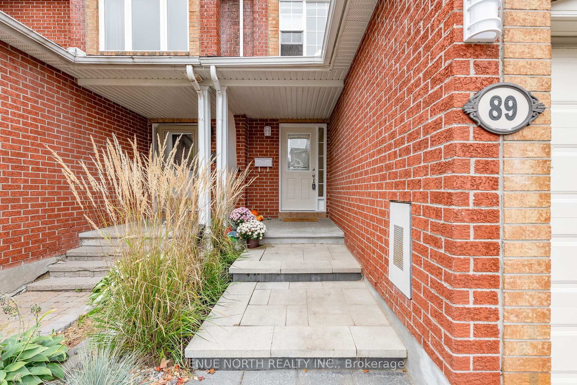 Photo 2 of 89 Silverlace Private, Ottawa, Hunt Club Park/Greenboro — HOMEH