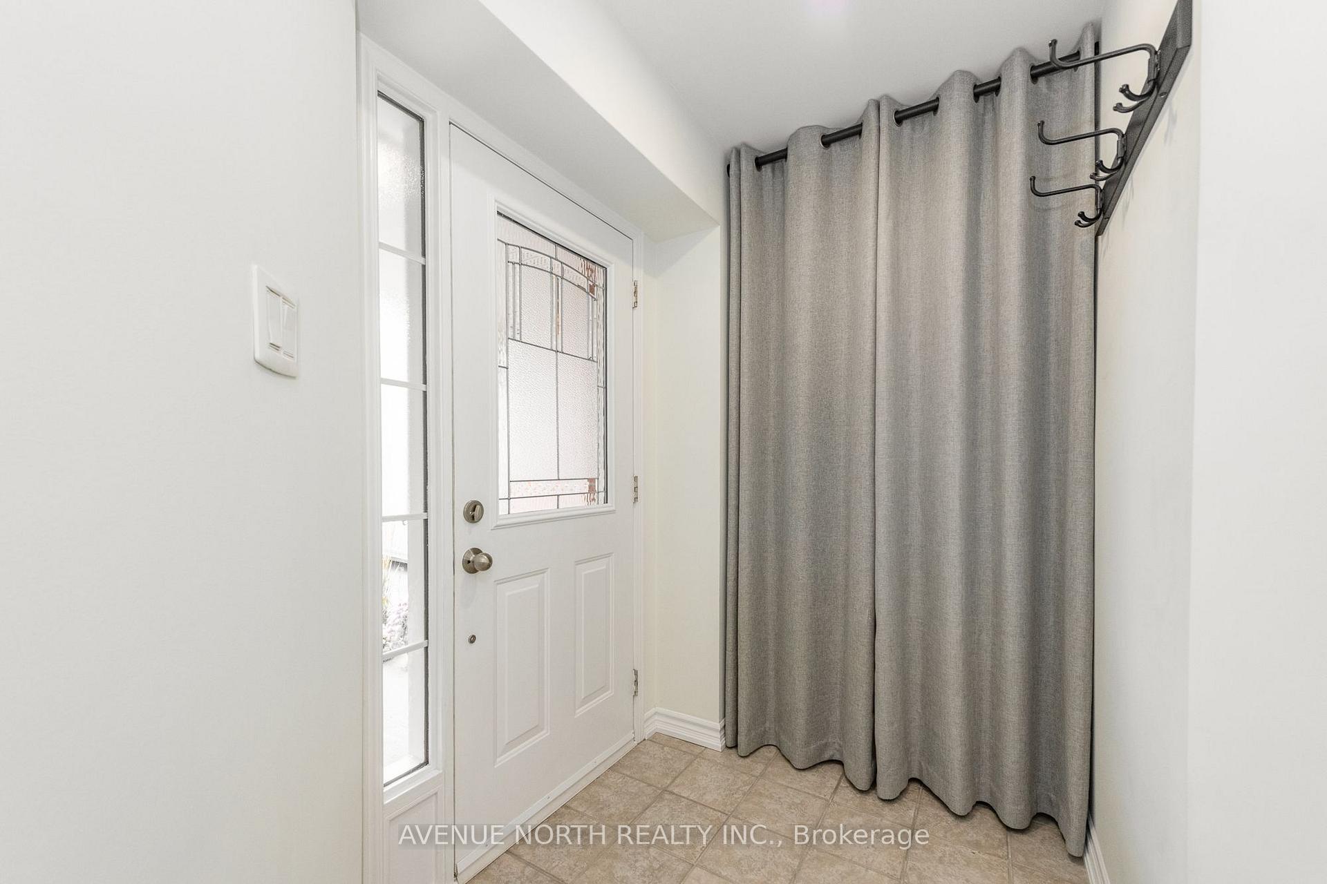 Photo 3 of 89 Silverlace Private, Ottawa, Hunt Club Park/Greenboro — HOMEH