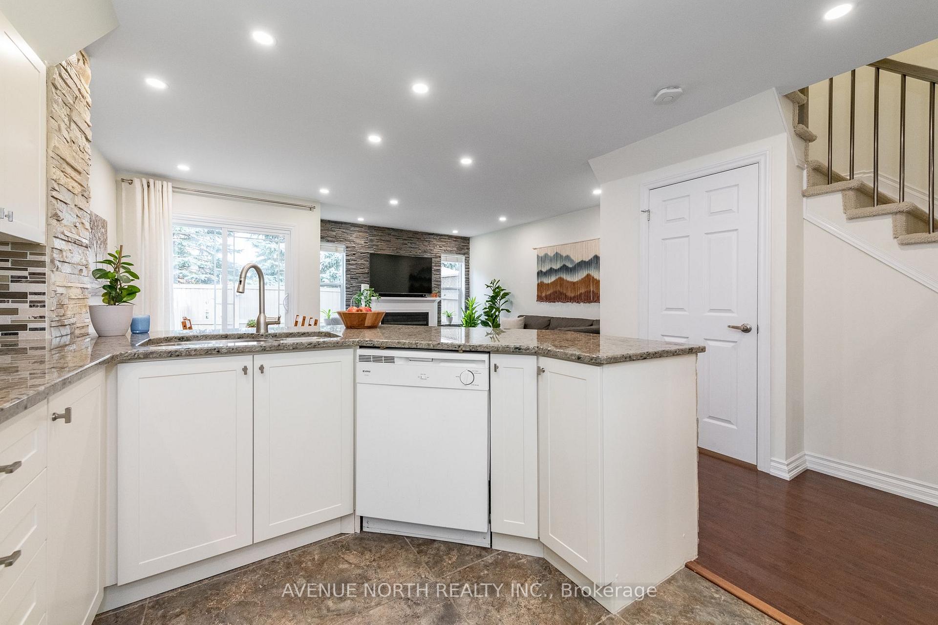 Photo 13 of 89 Silverlace Private, Ottawa, Hunt Club Park/Greenboro — HOMEH