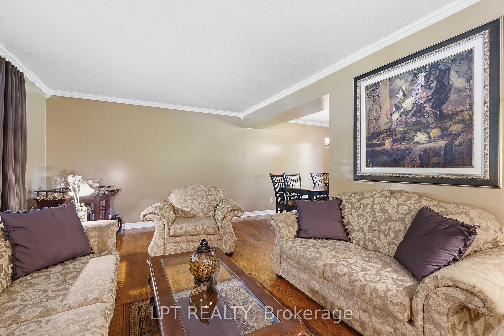 Photo 4 of 18 Louise Crescent, Russell, Embrun — HOMEH