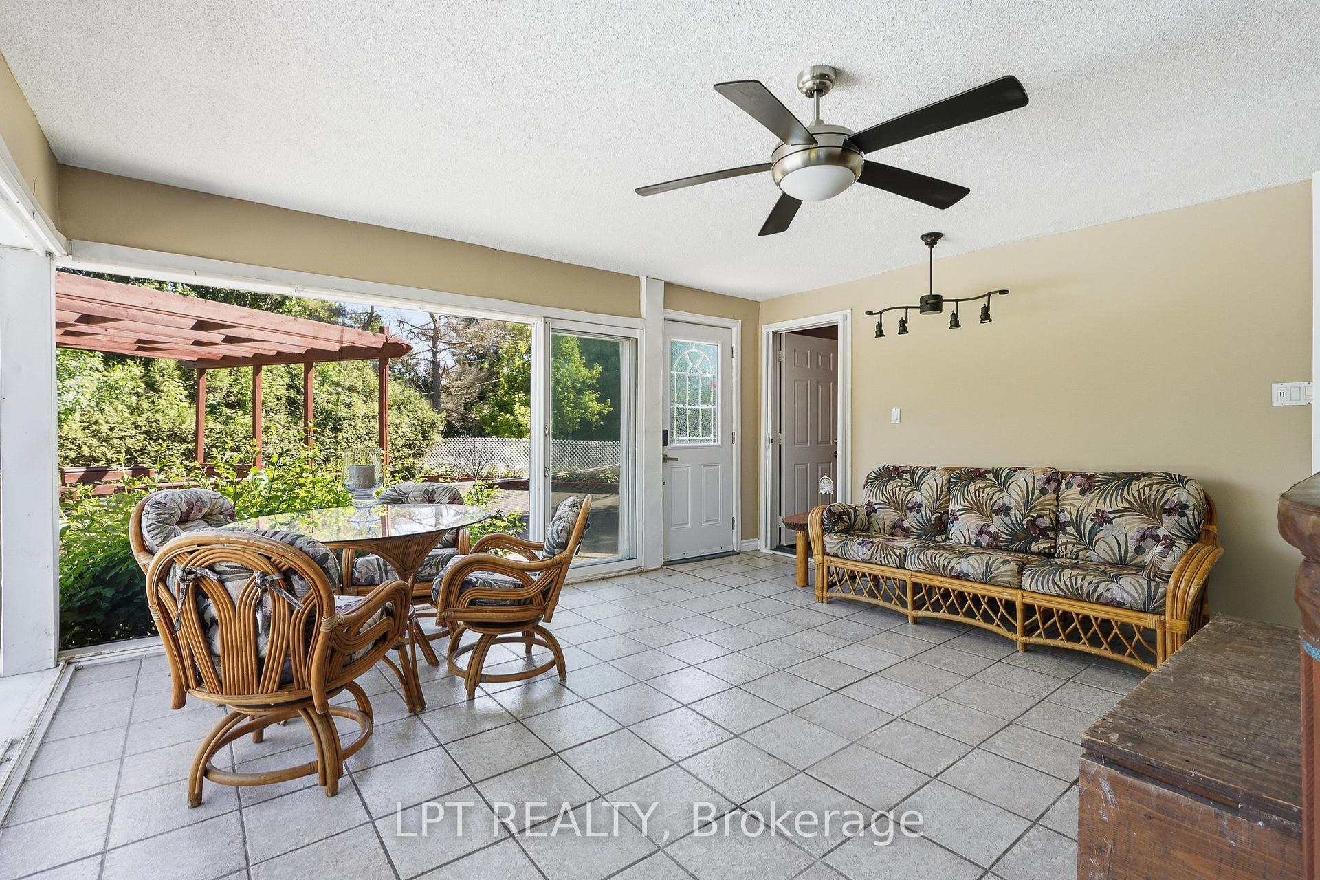 Photo 15 of 18 Louise Crescent, Russell, Embrun — HOMEH