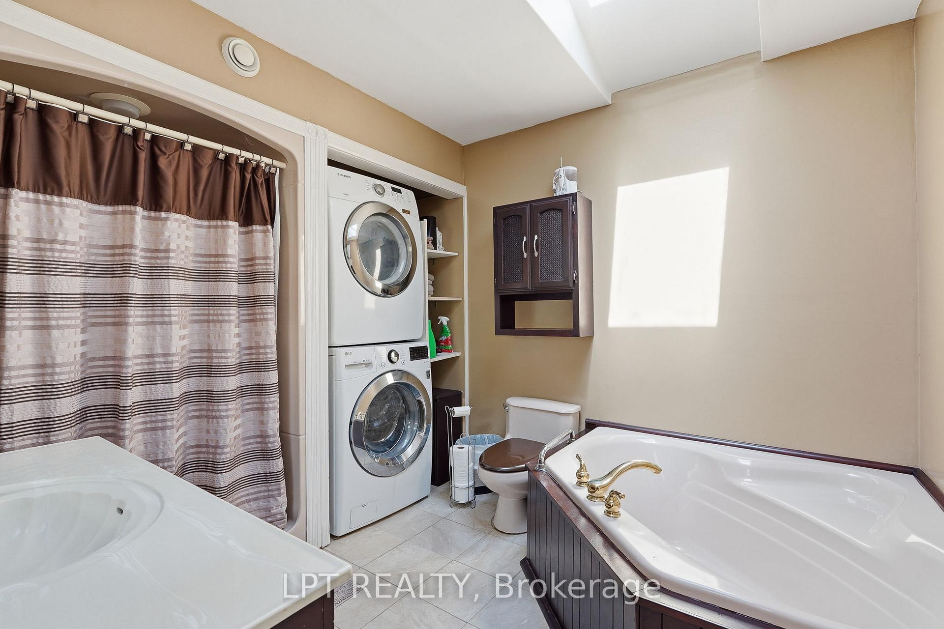 Photo 19 of 18 Louise Crescent, Russell, Embrun — HOMEH