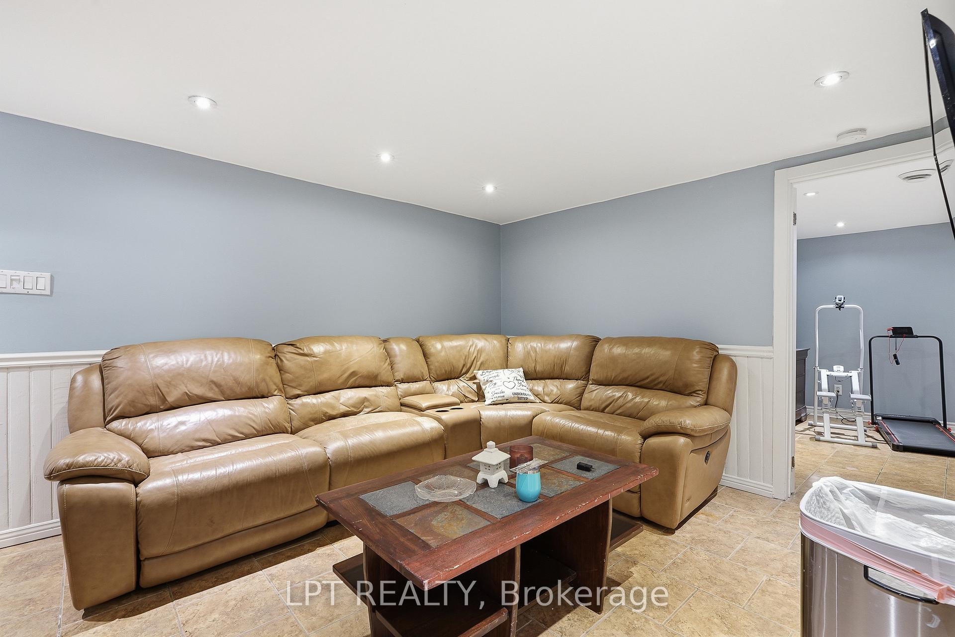 Photo 27 of 18 Louise Crescent, Russell, Embrun — HOMEH
