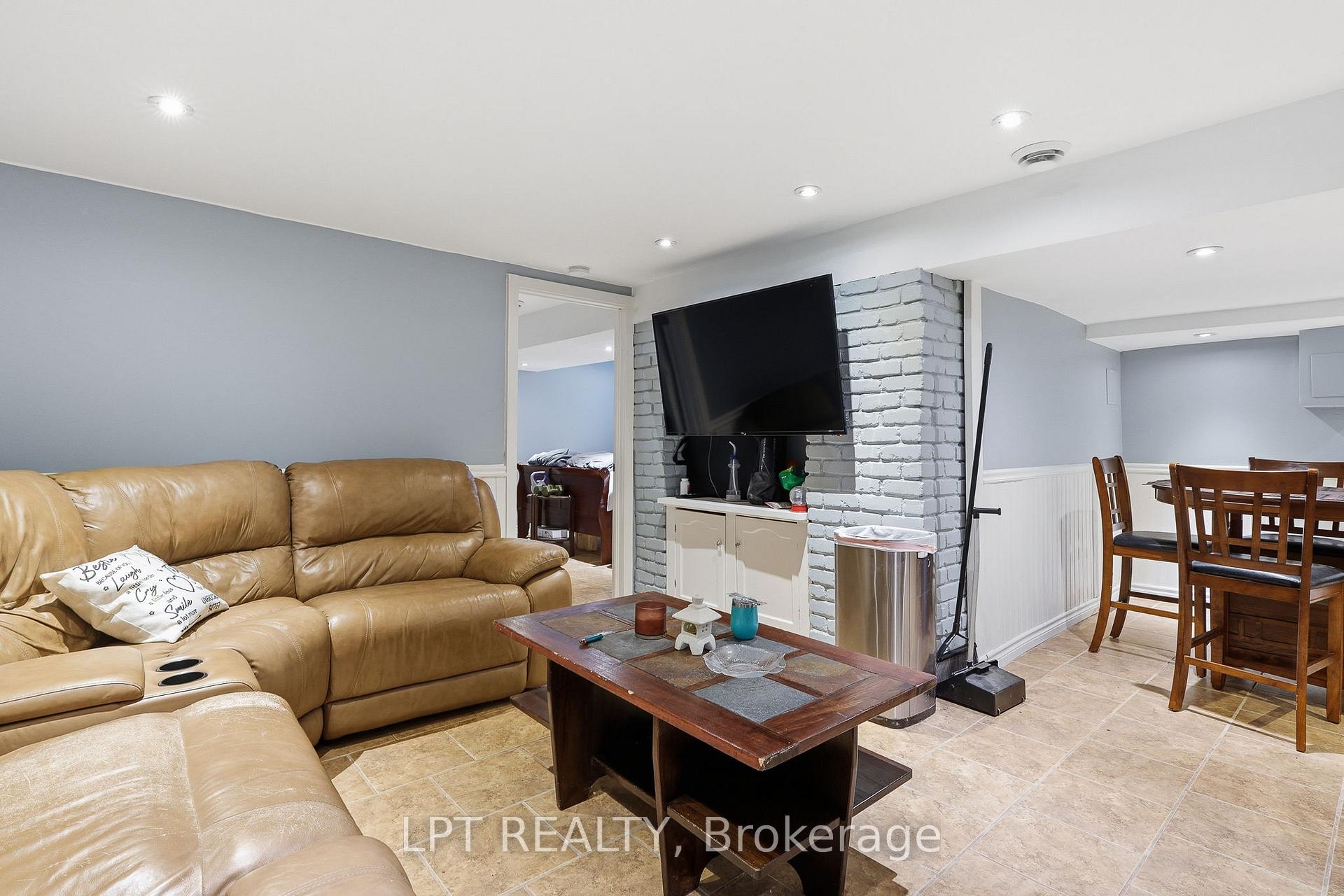 Photo 28 of 18 Louise Crescent, Russell, Embrun — HOMEH
