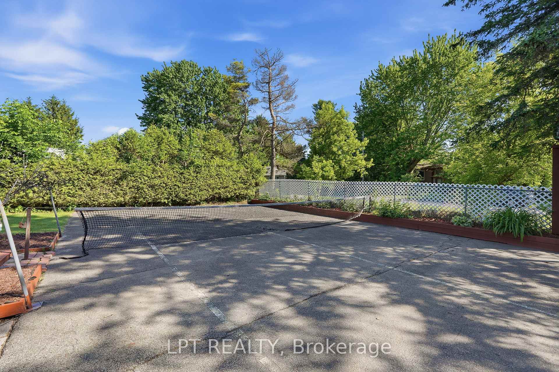 Photo 35 of 18 Louise Crescent, Russell, Embrun — HOMEH