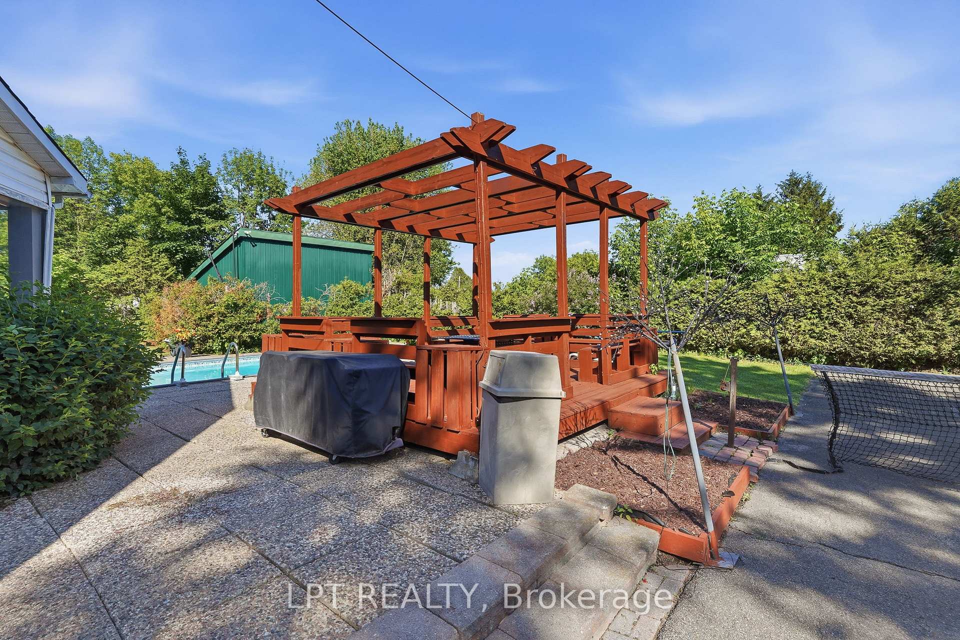 Photo 36 of 18 Louise Crescent, Russell, Embrun — HOMEH