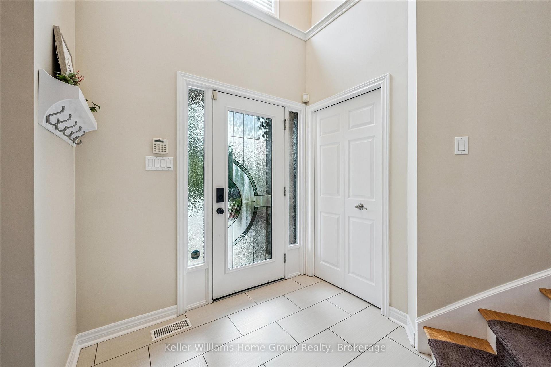 Photo 3 of 294 Farley Drive, Guelph, Pineridge/Westminster Woods — HOMEH