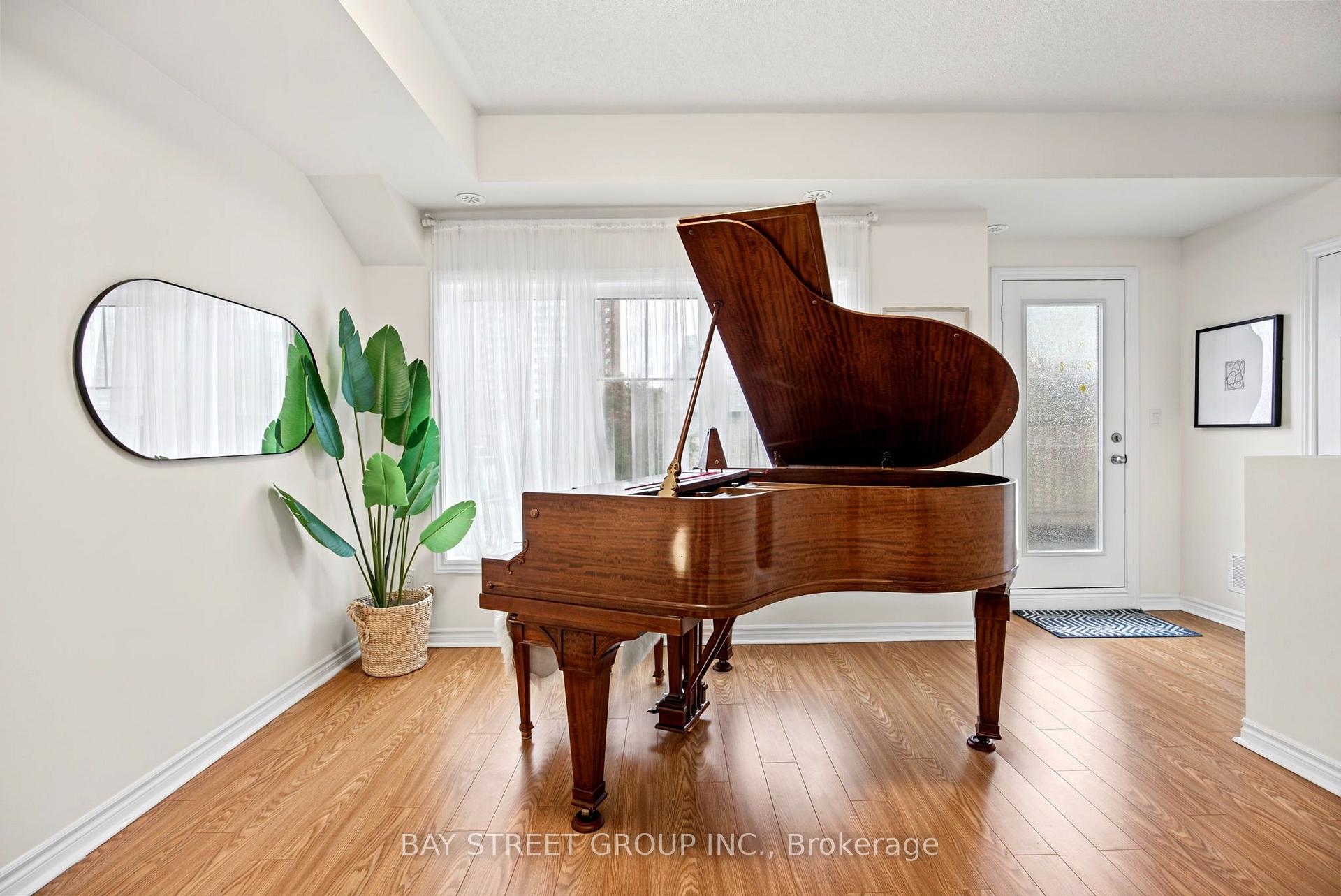 Photo 5 of Unit 23, 1 Eaton Park Lane E, Scarborough, L'Amoreaux — HOMEH