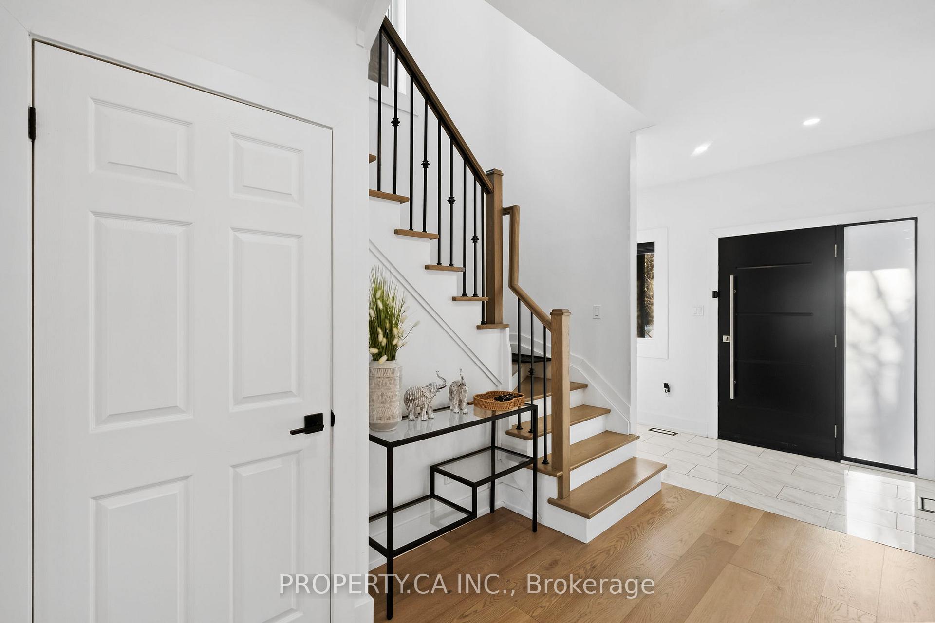 Photo 5 of 44 Andrew Hill Drive, Vaughan, Vellore Village — HOMEH