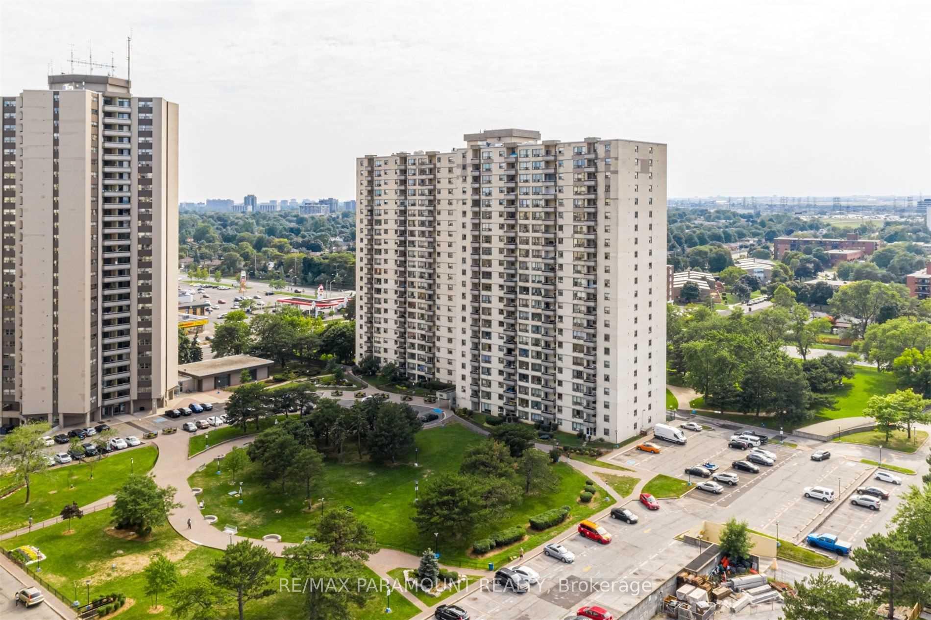 Photo 1 of Unit 1813, 390 Dixon Road, Etobicoke, Kingsview Village-The Westway — HOMEH