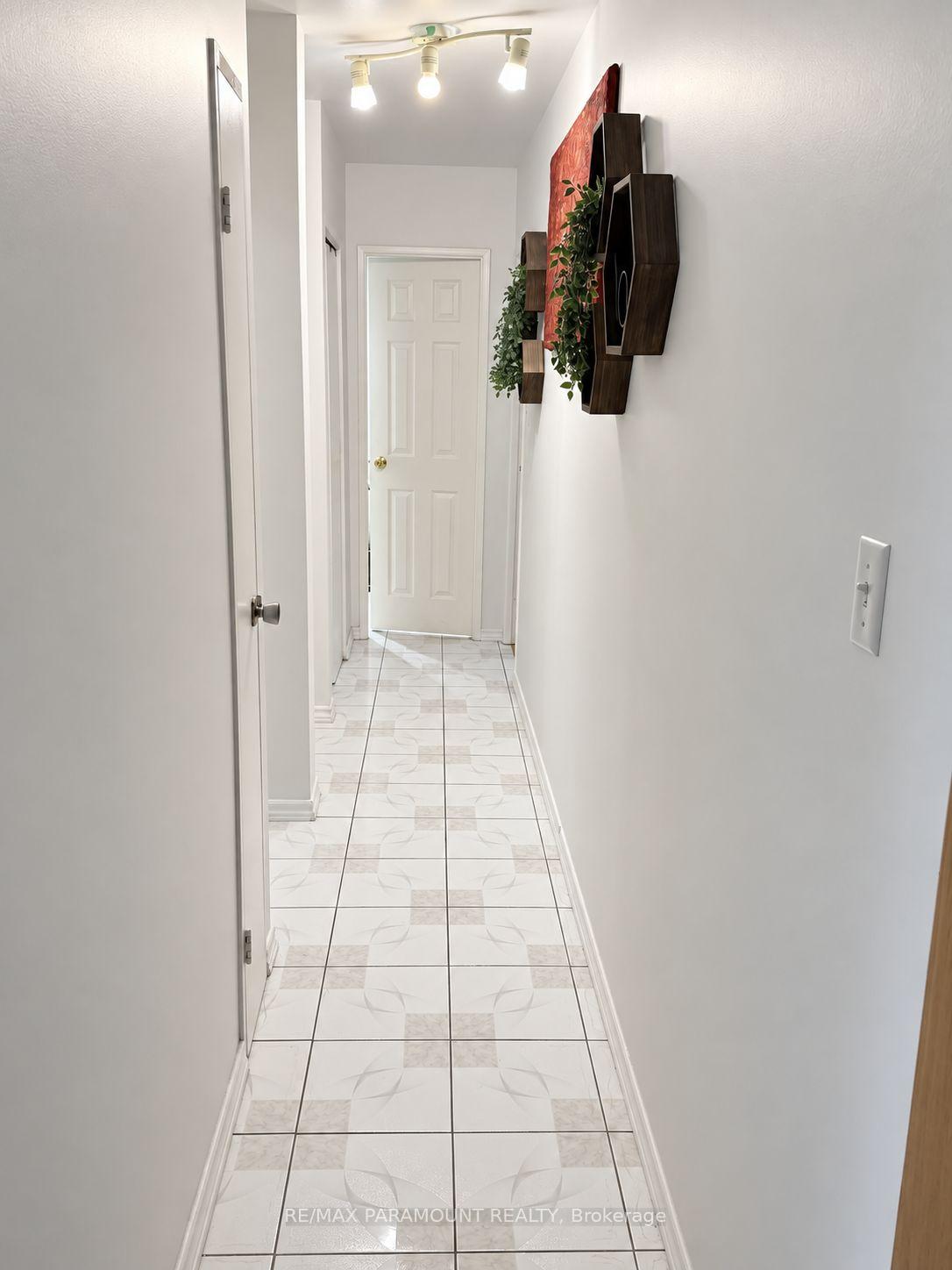 Photo 5 of Unit 1813, 390 Dixon Road, Etobicoke, Kingsview Village-The Westway — HOMEH
