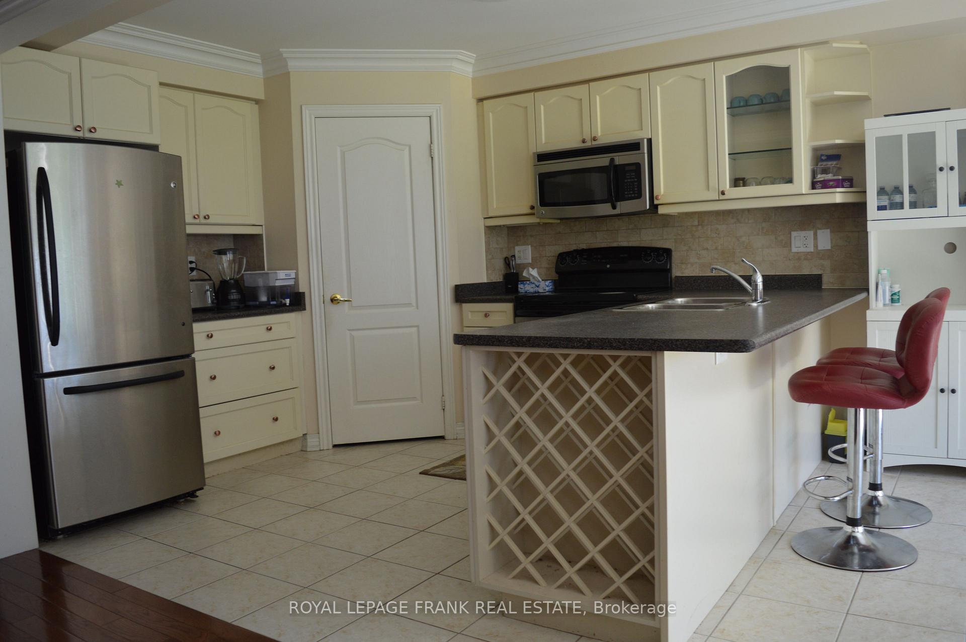Photo 8 of 61 Summerside Avenue, Whitby, Taunton North — HOMEH
