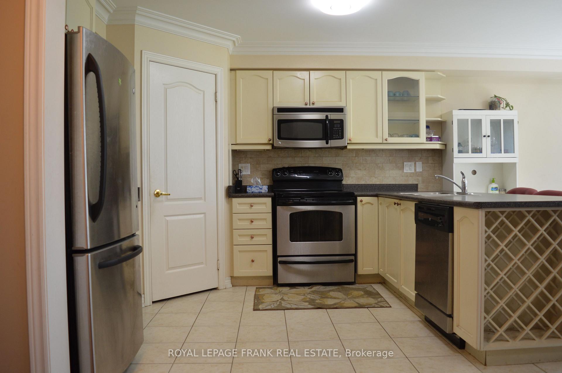 Photo 9 of 61 Summerside Avenue, Whitby, Taunton North — HOMEH