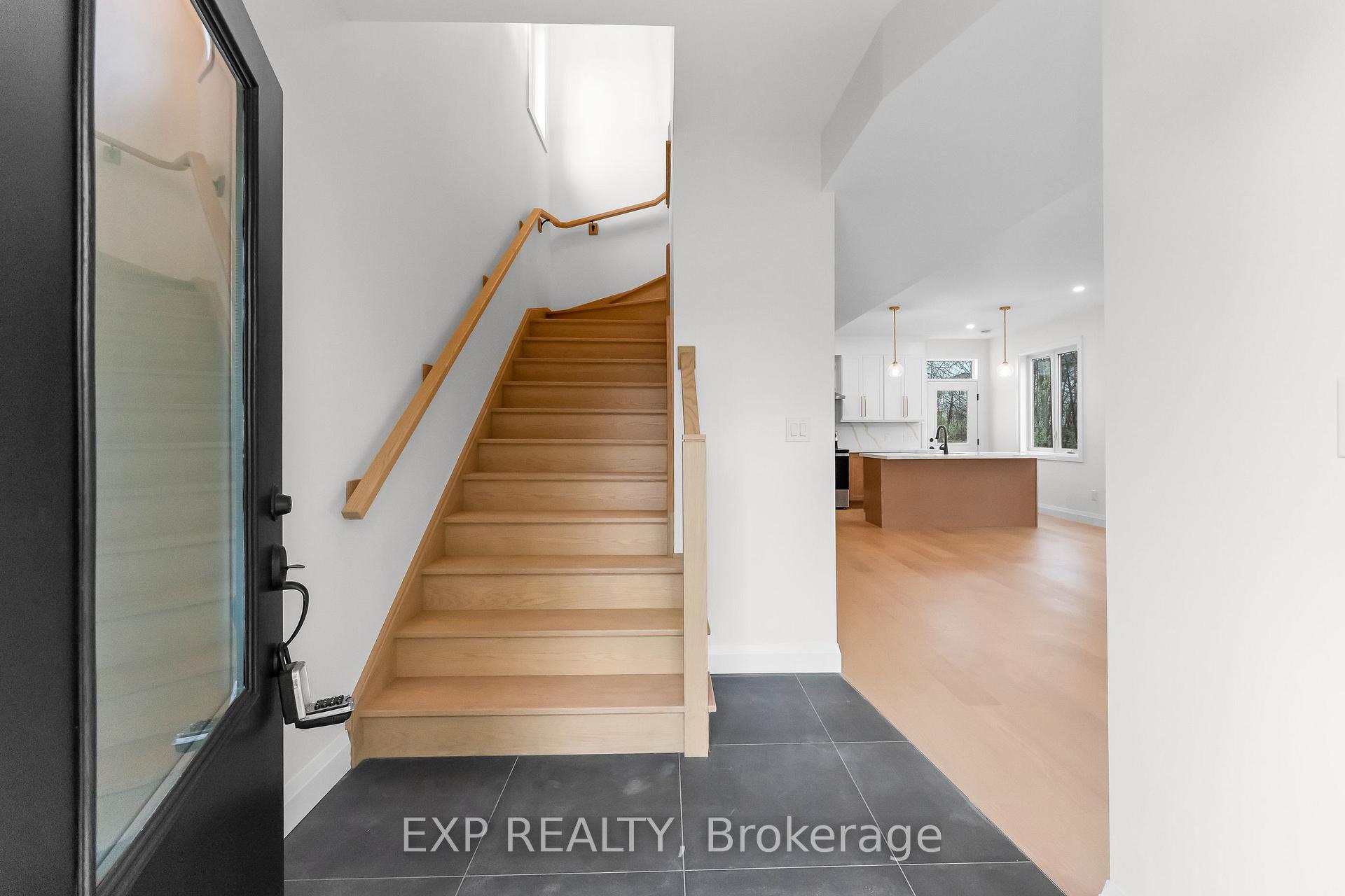 Photo 5 of Unit 1, 4271 Fifth Avenue, Niagara Falls, Downtown — HOMEH