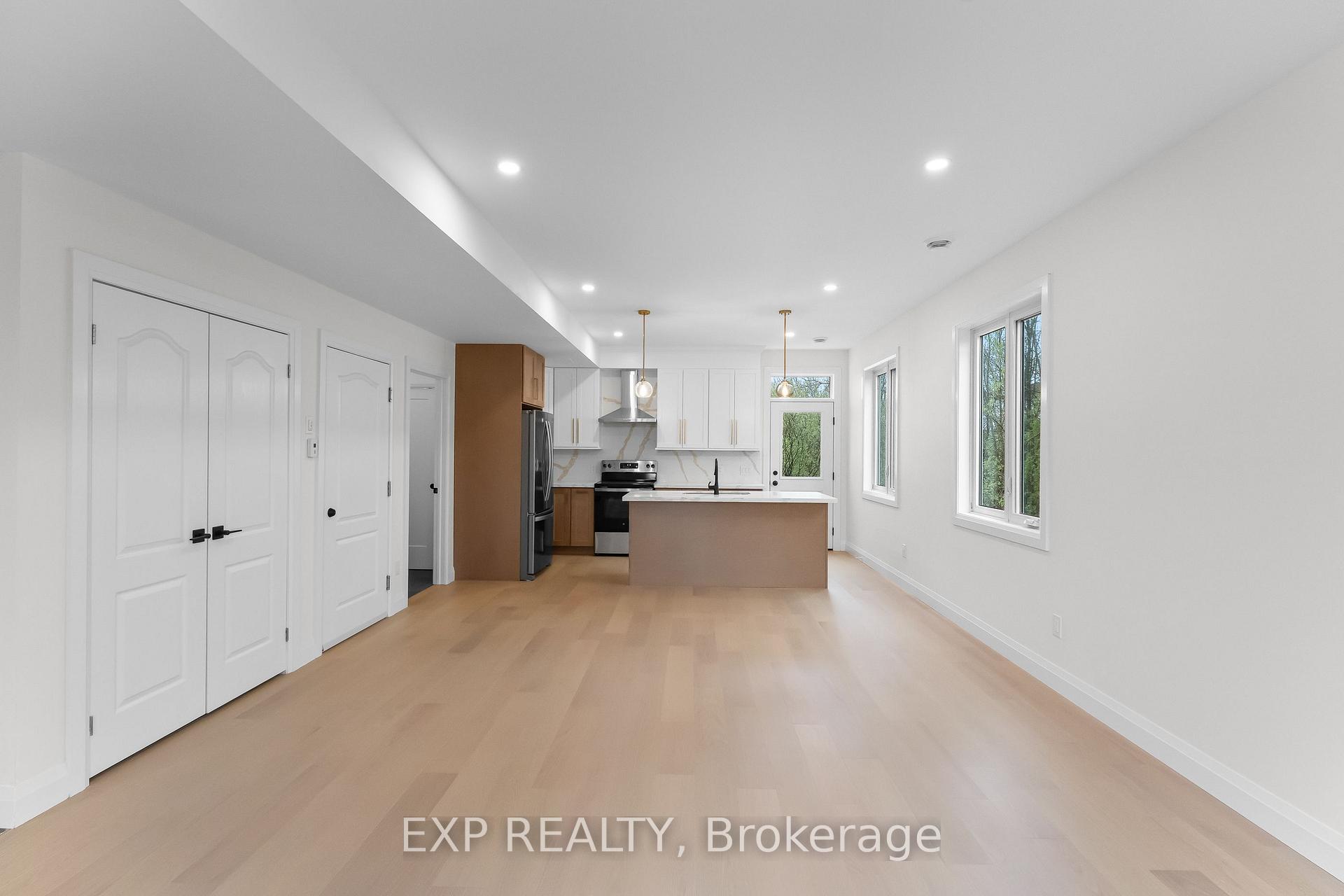 Photo 6 of Unit 1, 4271 Fifth Avenue, Niagara Falls, Downtown — HOMEH