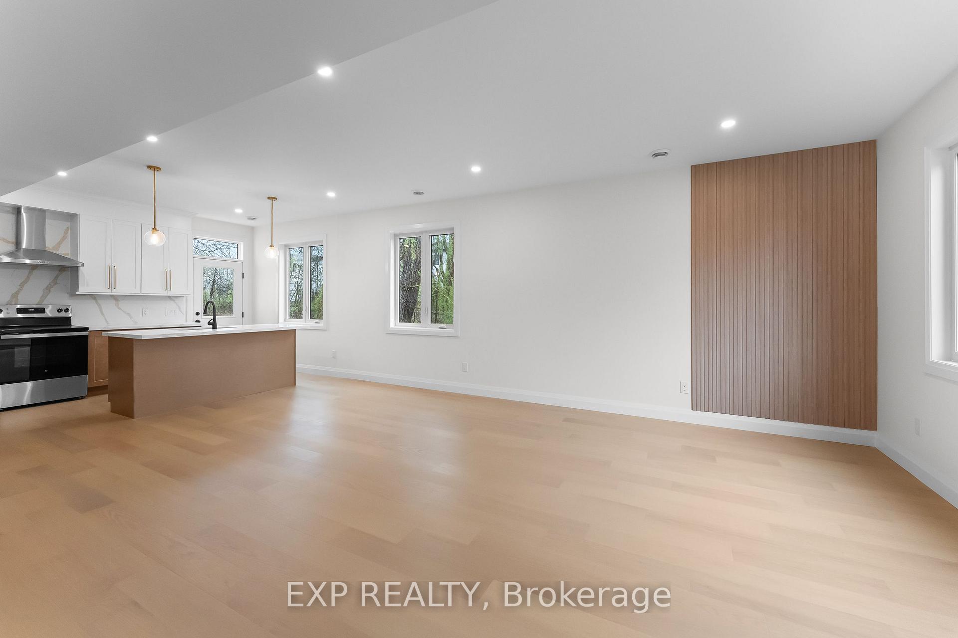 Photo 8 of Unit 1, 4271 Fifth Avenue, Niagara Falls, Downtown — HOMEH