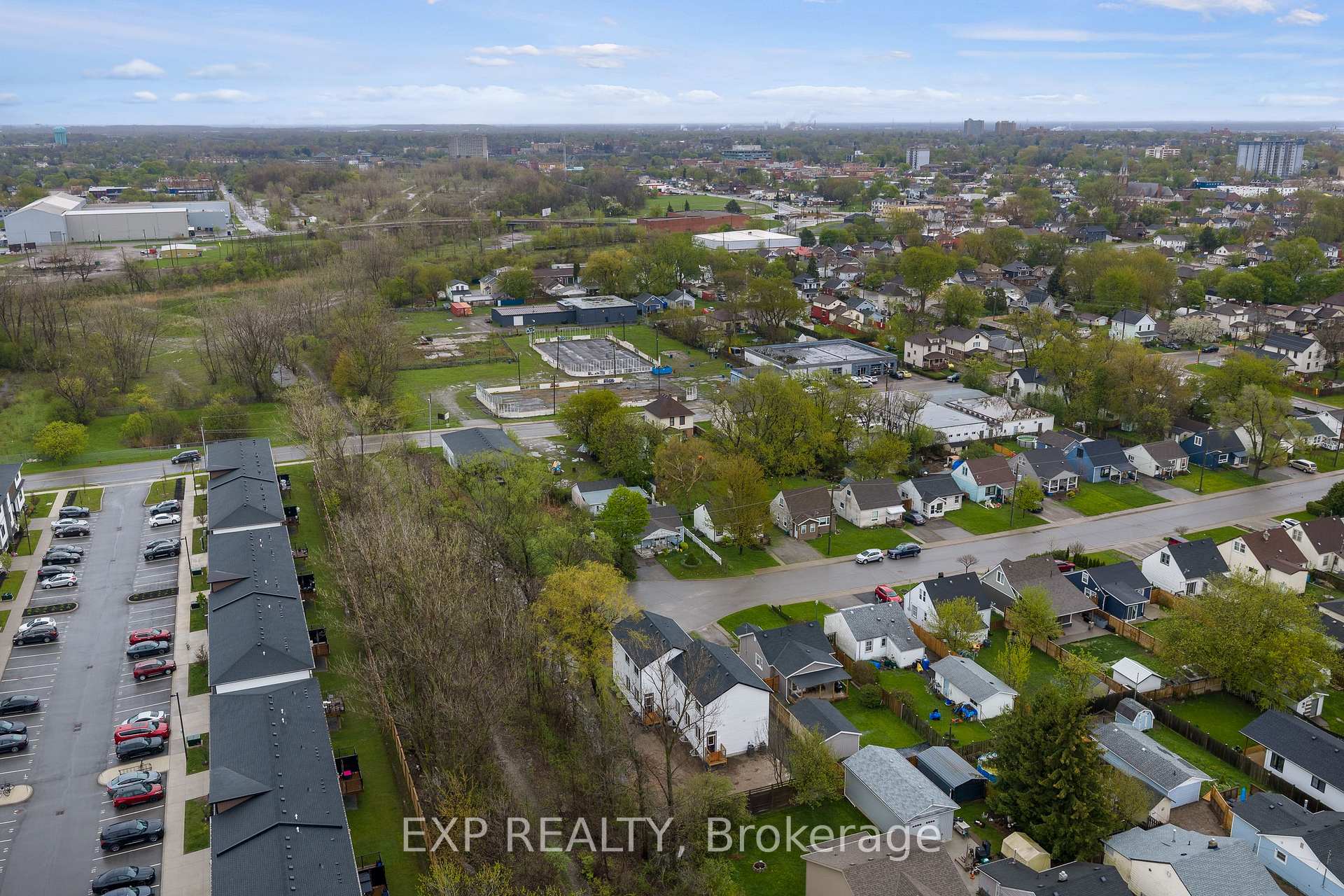 Photo 29 of Unit 1, 4271 Fifth Avenue, Niagara Falls, Downtown — HOMEH