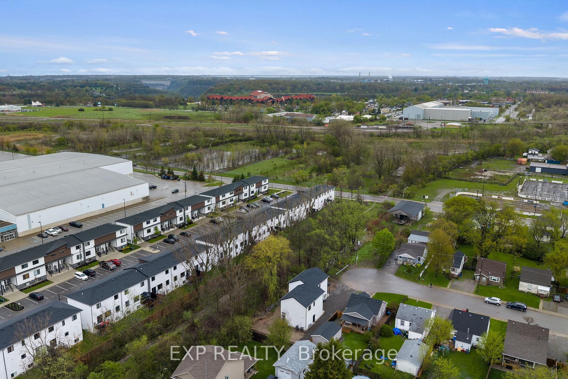 Photo 30 of Unit 1, 4271 Fifth Avenue, Niagara Falls, Downtown — HOMEH