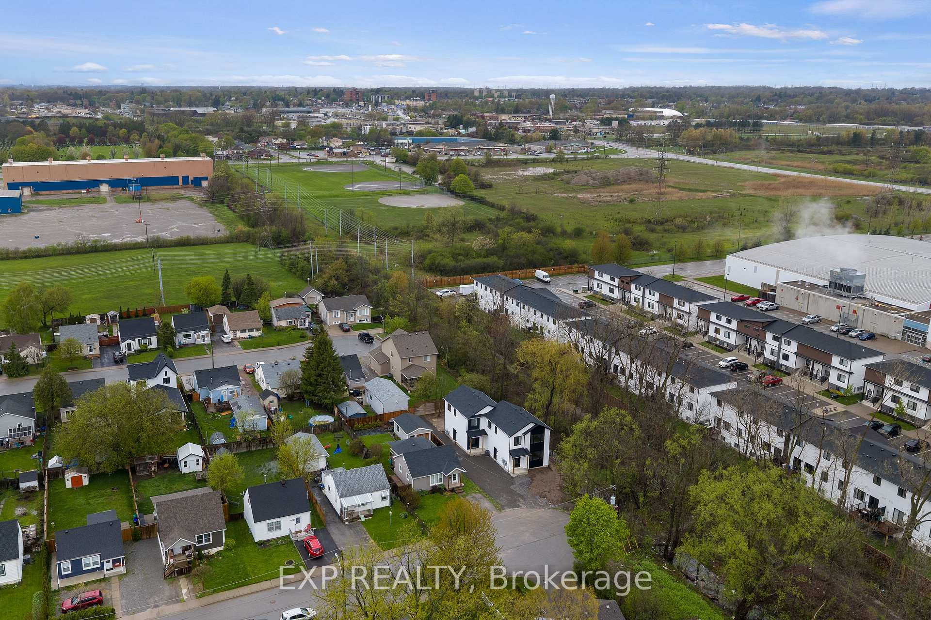 Photo 32 of Unit 1, 4271 Fifth Avenue, Niagara Falls, Downtown — HOMEH
