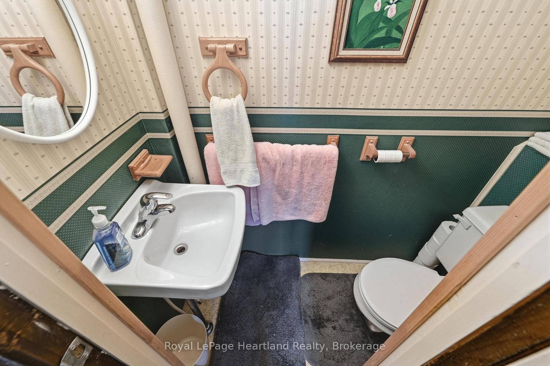 Photo 17 of 62 Orange Street S, Central Huron, Clinton — HOMEH