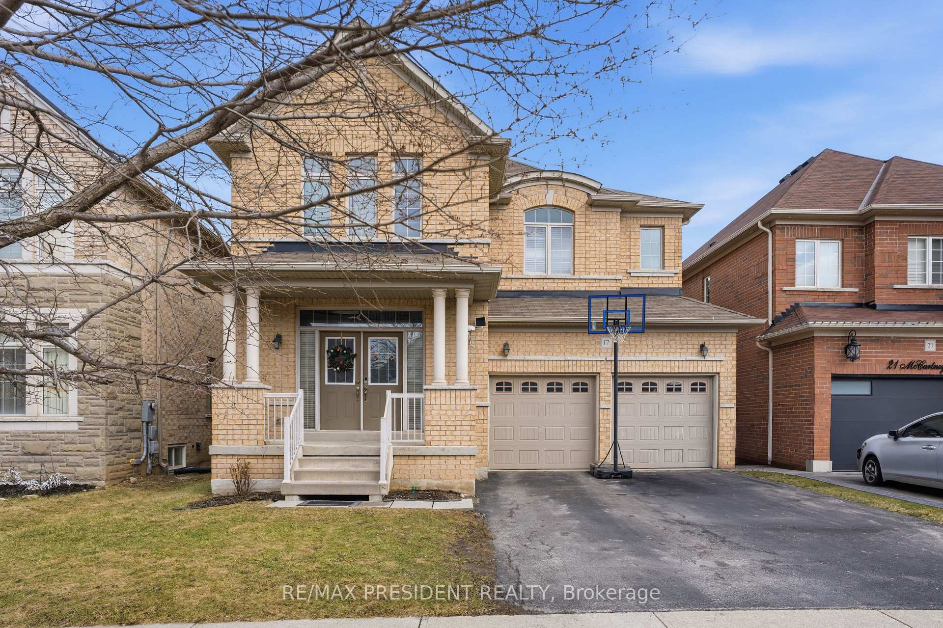 Photo 1 of 17 Mccartney Street, Hamilton, Waterdown — HOMEH