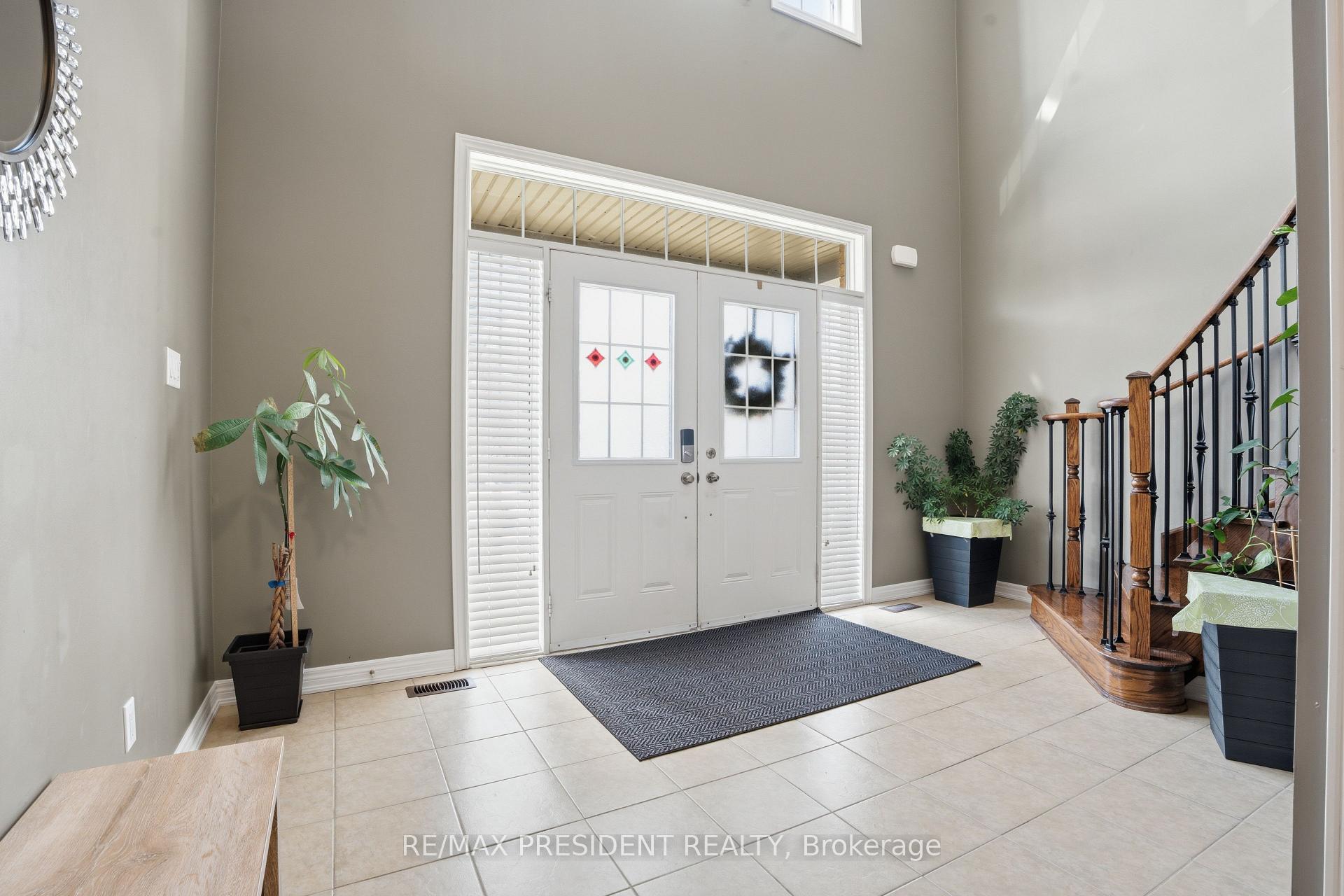 Photo 7 of 17 Mccartney Street, Hamilton, Waterdown — HOMEH