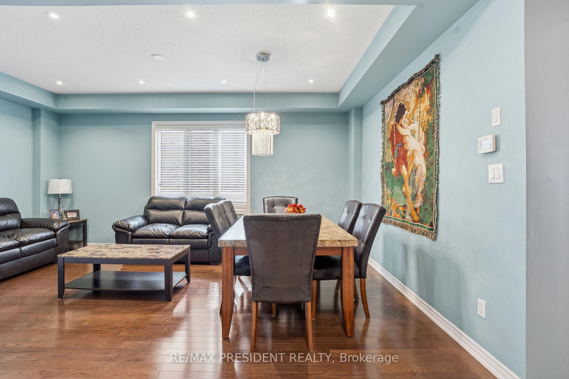 Photo 11 of 17 Mccartney Street, Hamilton, Waterdown — HOMEH