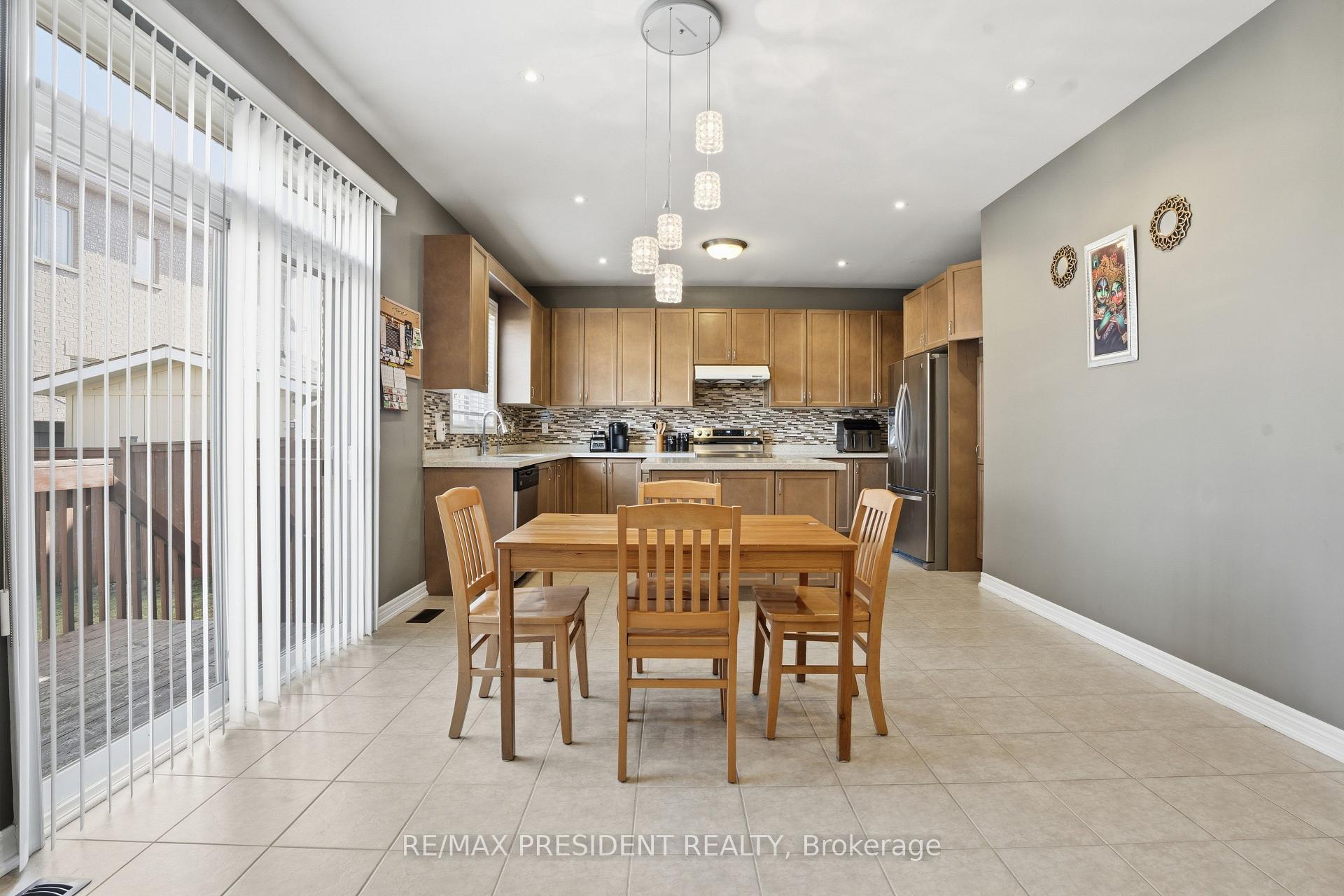Photo 16 of 17 Mccartney Street, Hamilton, Waterdown — HOMEH