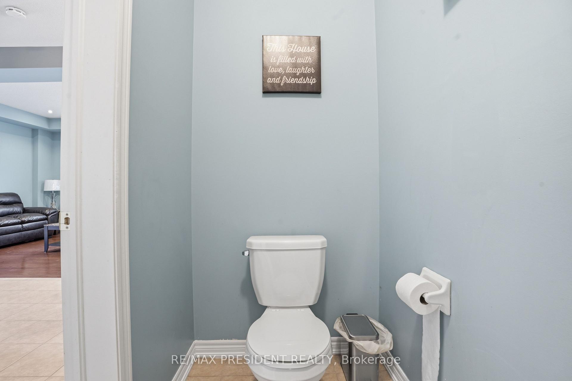 Photo 22 of 17 Mccartney Street, Hamilton, Waterdown — HOMEH