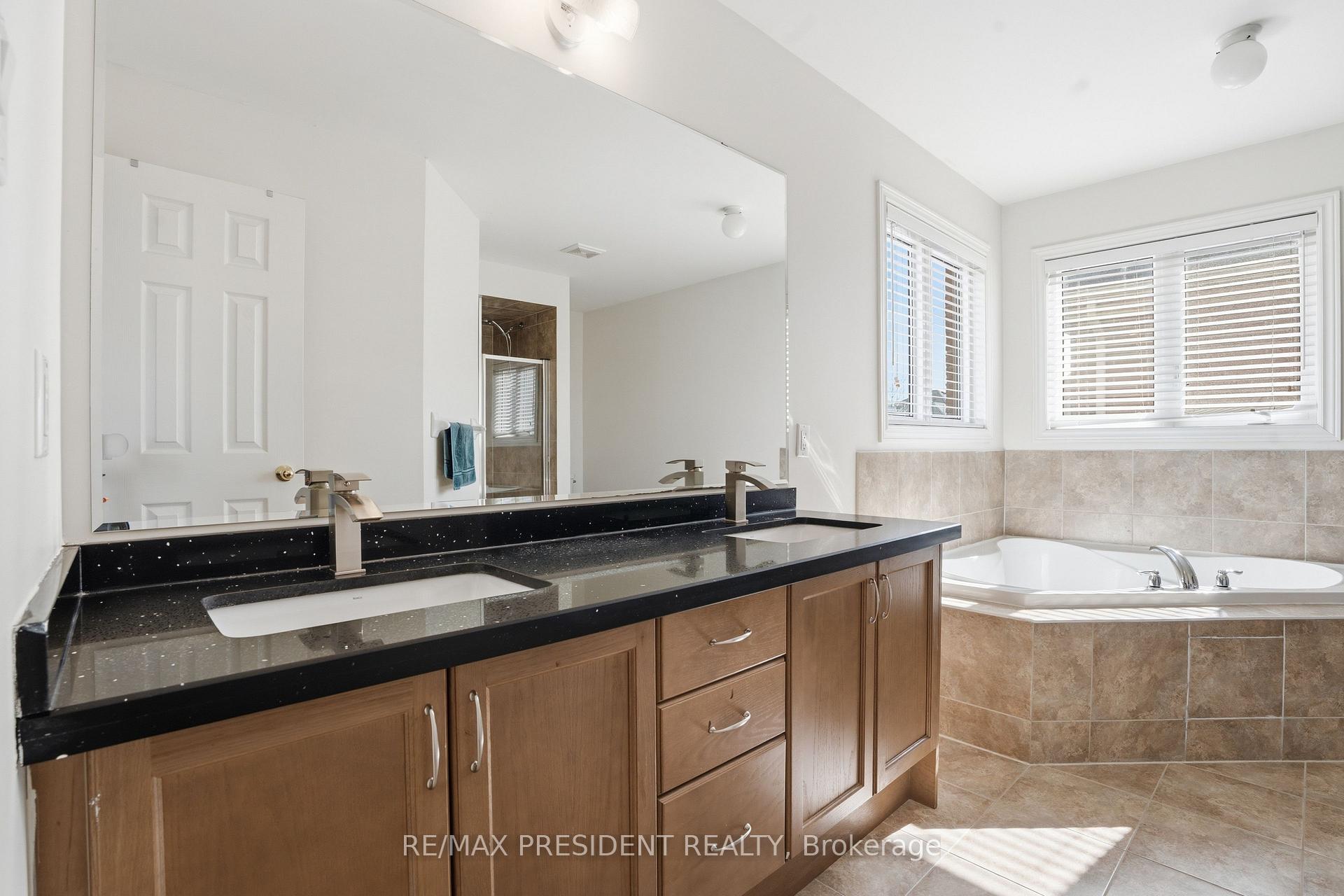 Photo 29 of 17 Mccartney Street, Hamilton, Waterdown — HOMEH