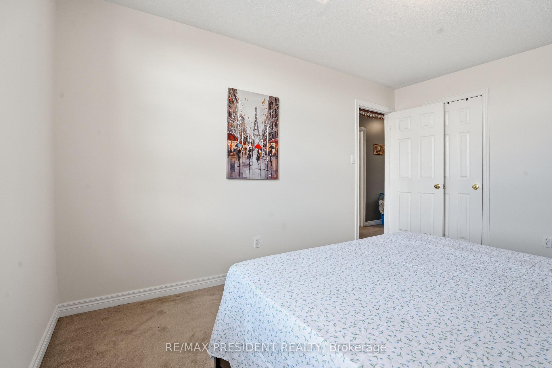 Photo 32 of 17 Mccartney Street, Hamilton, Waterdown — HOMEH