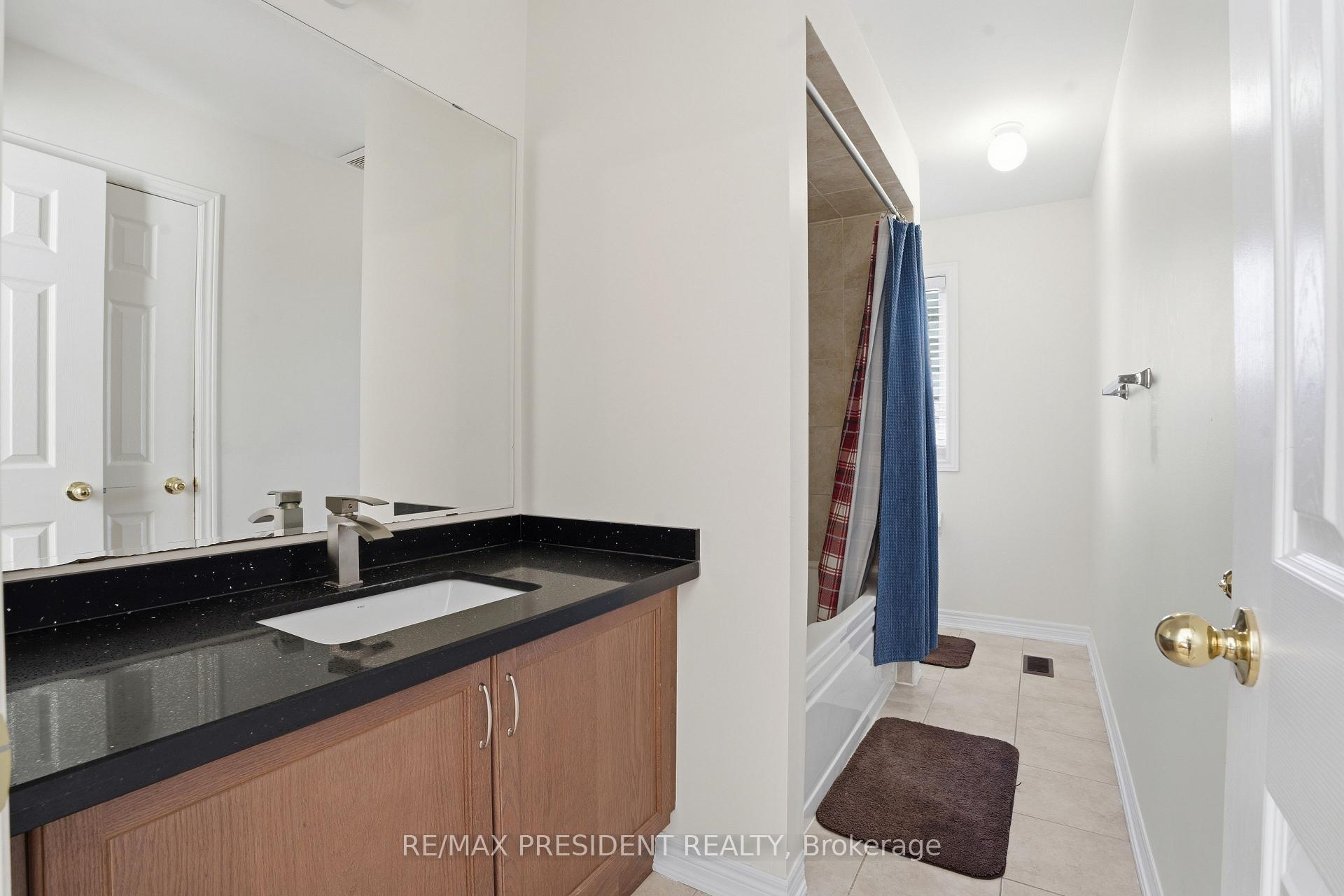 Photo 36 of 17 Mccartney Street, Hamilton, Waterdown — HOMEH