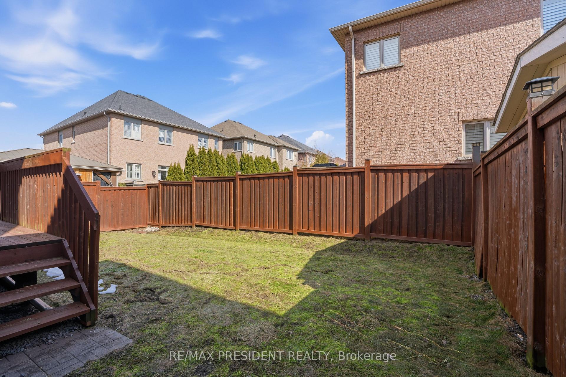 Photo 40 of 17 Mccartney Street, Hamilton, Waterdown — HOMEH
