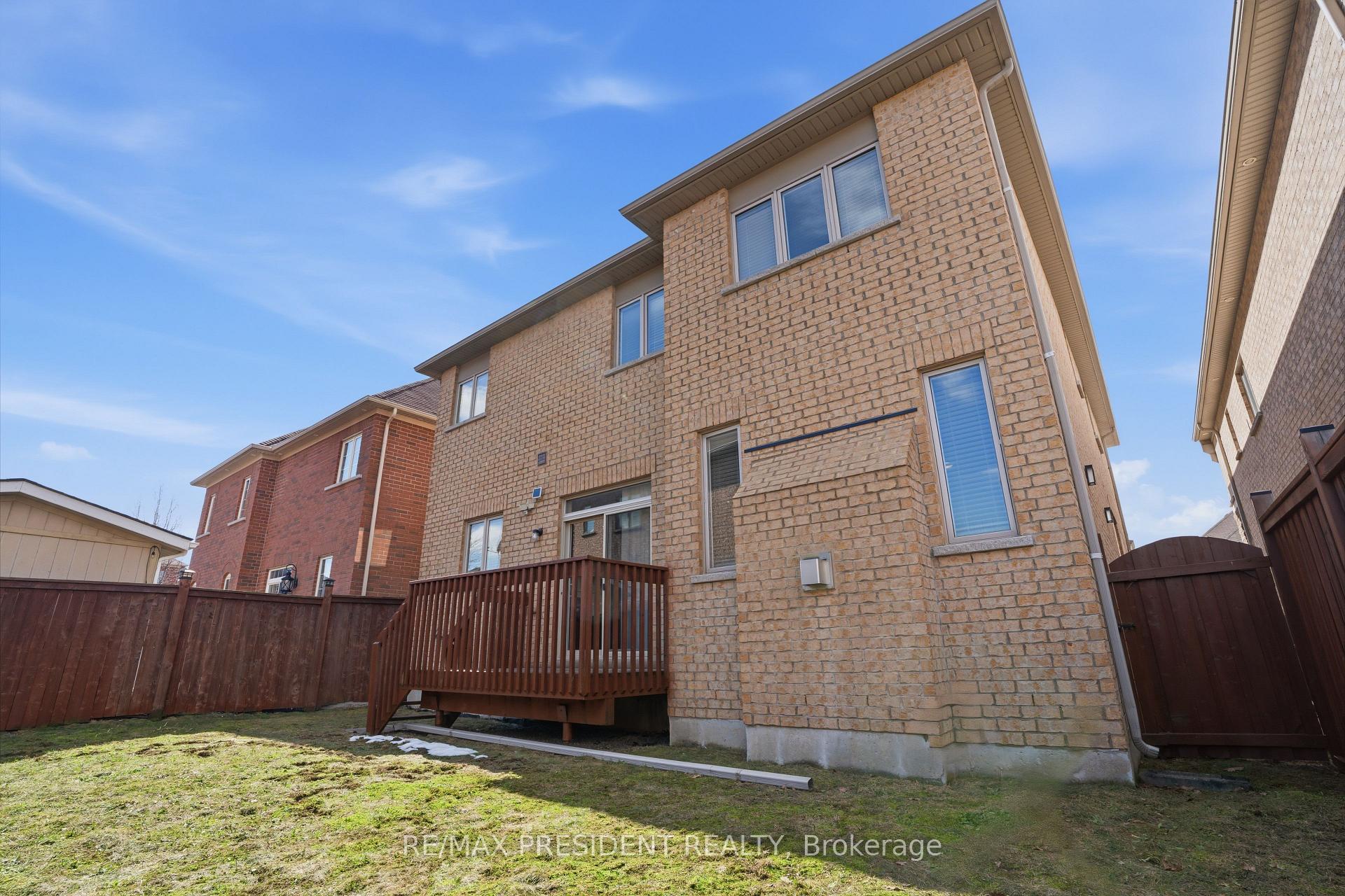 Photo 42 of 17 Mccartney Street, Hamilton, Waterdown — HOMEH