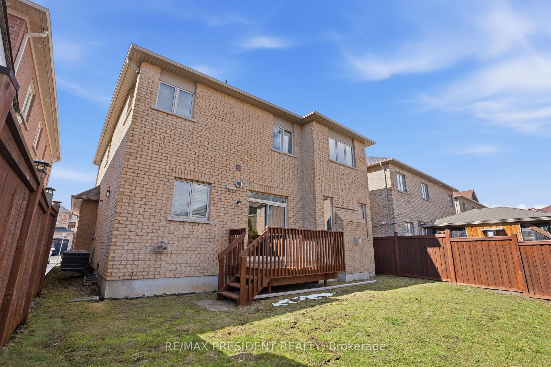 Photo 43 of 17 Mccartney Street, Hamilton, Waterdown — HOMEH