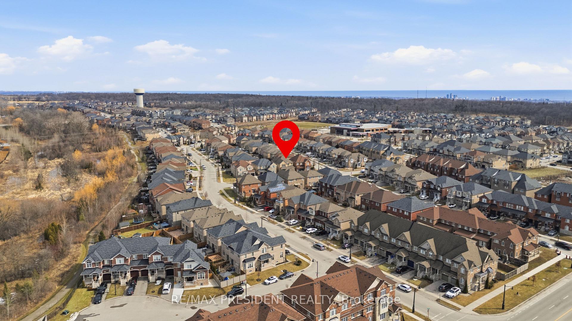 Photo 49 of 17 Mccartney Street, Hamilton, Waterdown — HOMEH