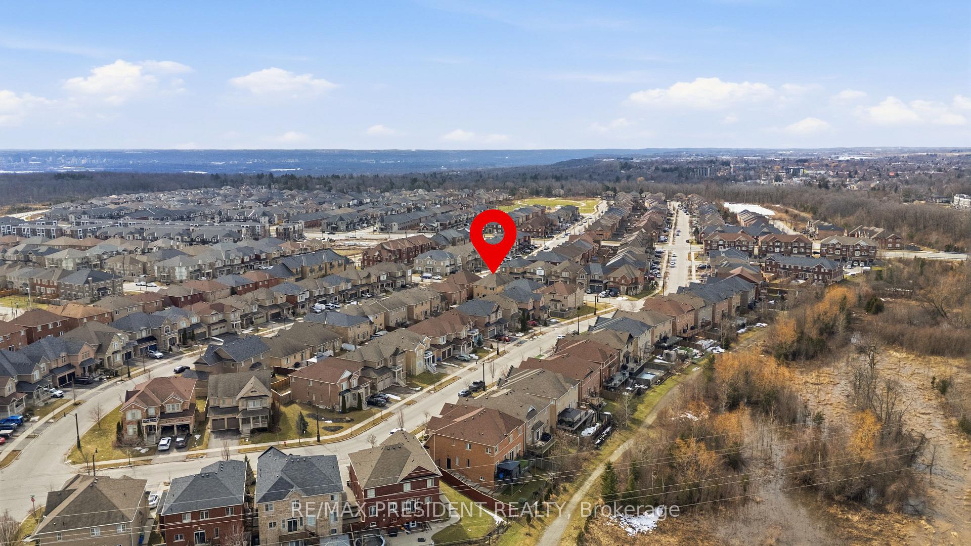 Photo 51 of 17 Mccartney Street, Hamilton, Waterdown — HOMEH
