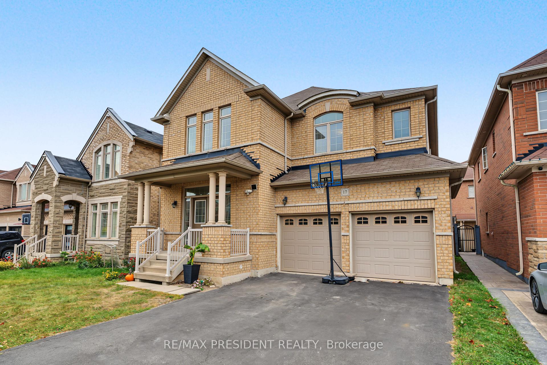Photo 4 of 17 Mccartney Street, Hamilton, Waterdown — HOMEH