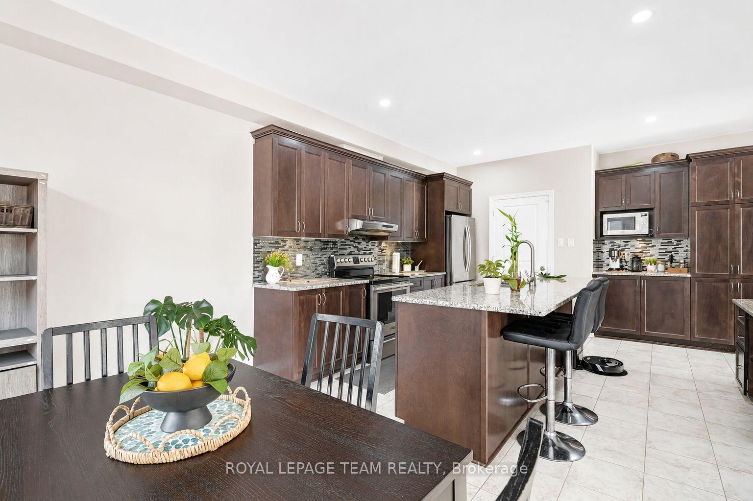 Photo 15 of 3 Stoneleigh Street, Ottawa, Barrhaven - Strandherd — HOMEH