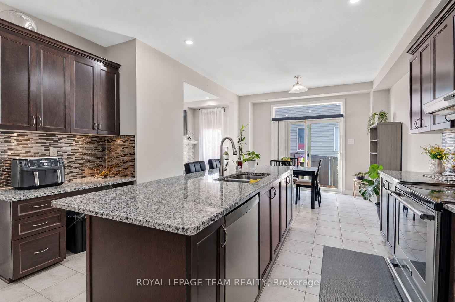 Photo 17 of 3 Stoneleigh Street, Ottawa, Barrhaven - Strandherd — HOMEH