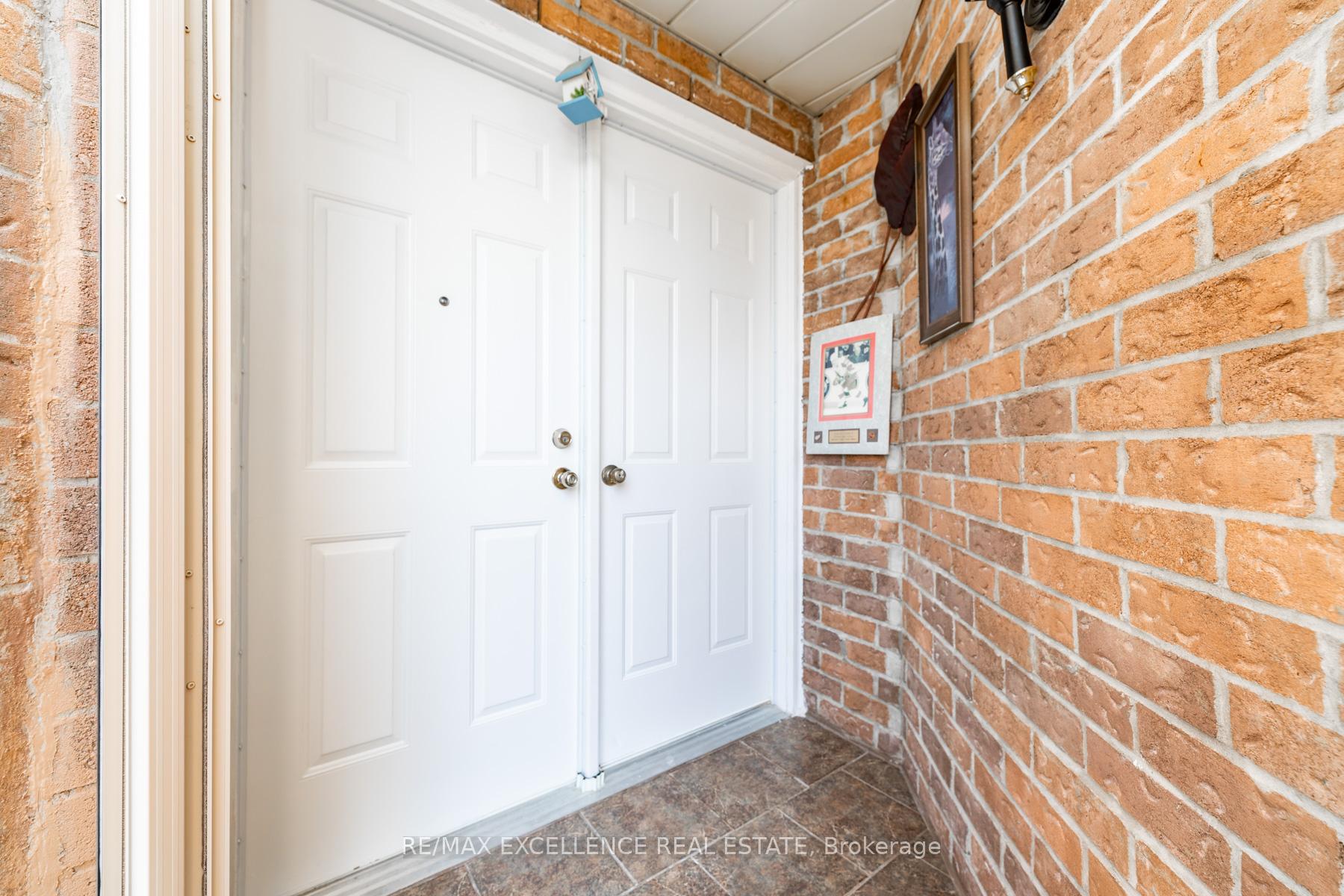Photo 6 of 55 Atkins Circle, Brampton, Northwood Park — HOMEH