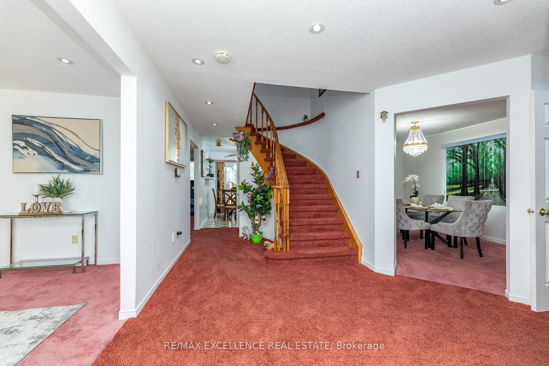Photo 8 of 55 Atkins Circle, Brampton, Northwood Park — HOMEH
