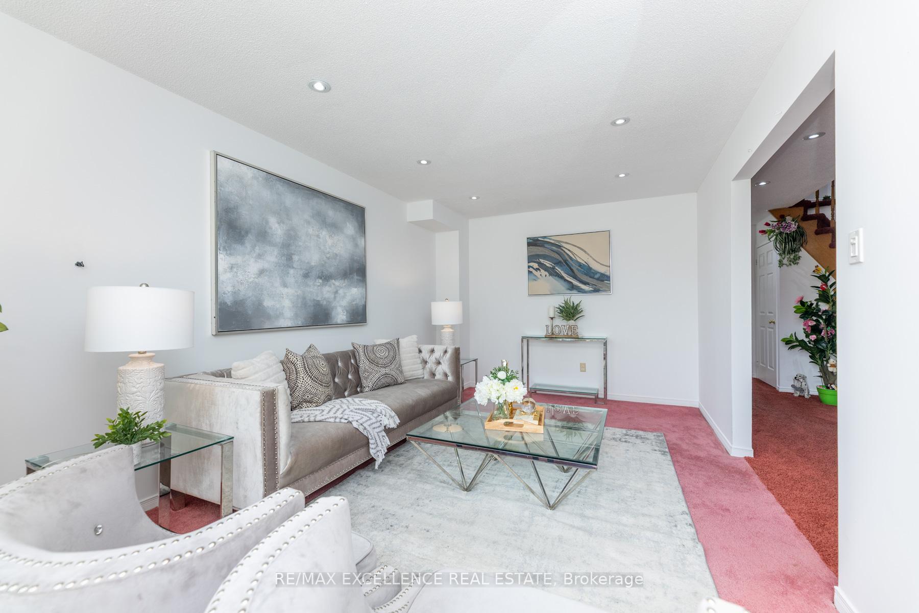 Photo 9 of 55 Atkins Circle, Brampton, Northwood Park — HOMEH