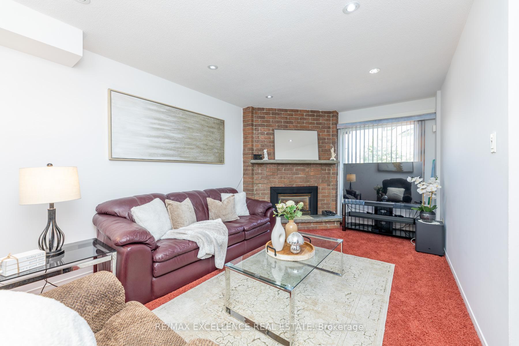 Photo 13 of 55 Atkins Circle, Brampton, Northwood Park — HOMEH
