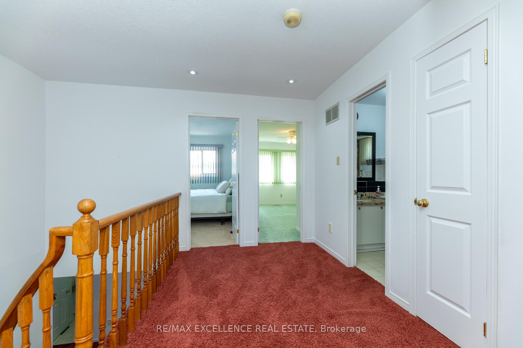 Photo 20 of 55 Atkins Circle, Brampton, Northwood Park — HOMEH