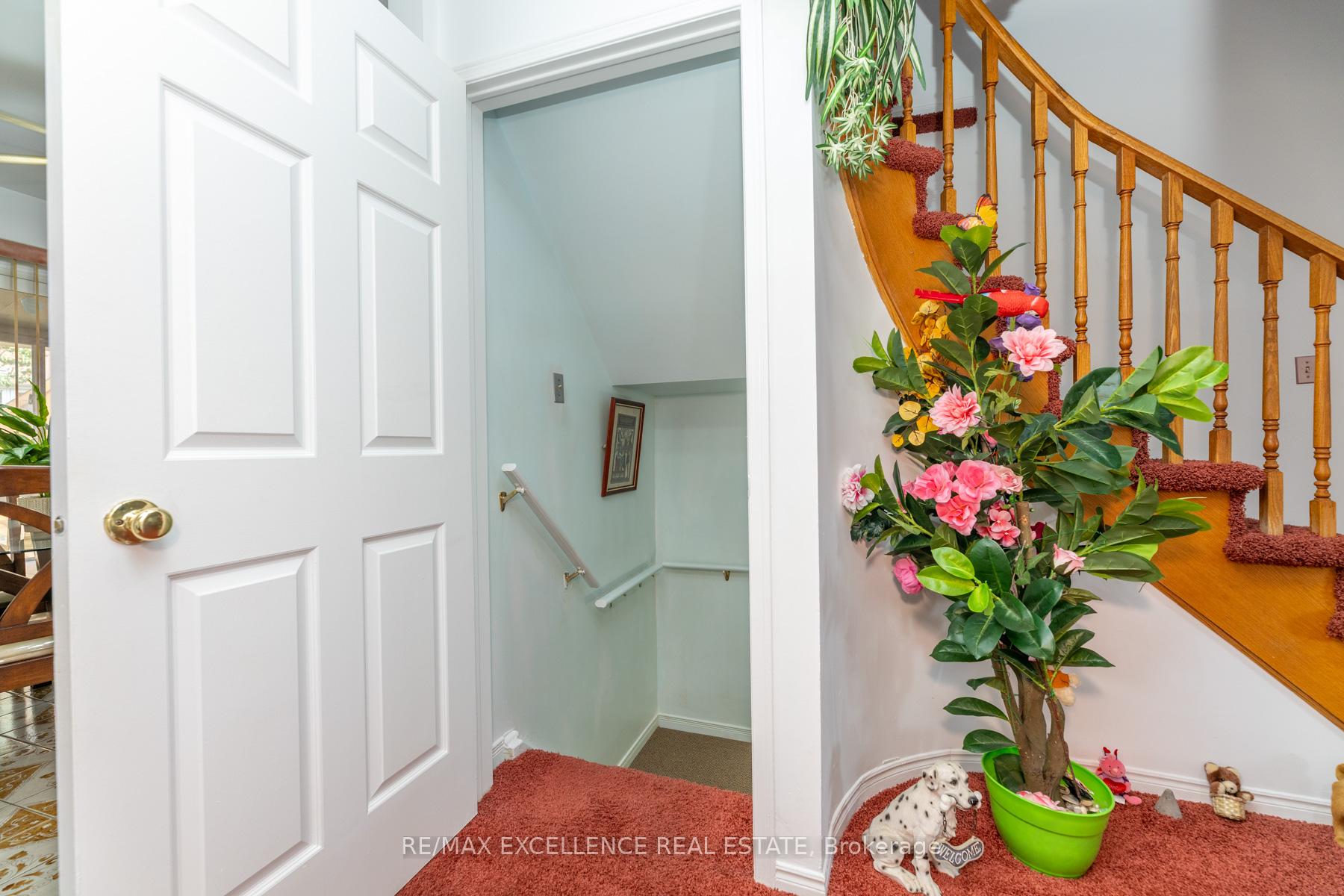 Photo 29 of 55 Atkins Circle, Brampton, Northwood Park — HOMEH