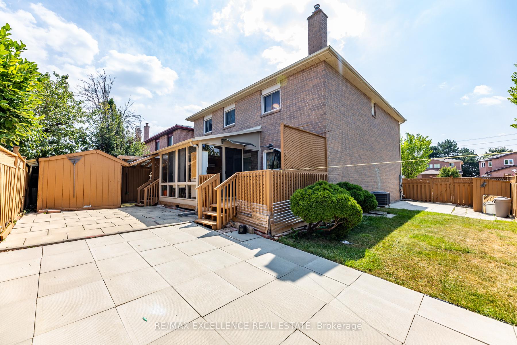 Photo 34 of 55 Atkins Circle, Brampton, Northwood Park — HOMEH