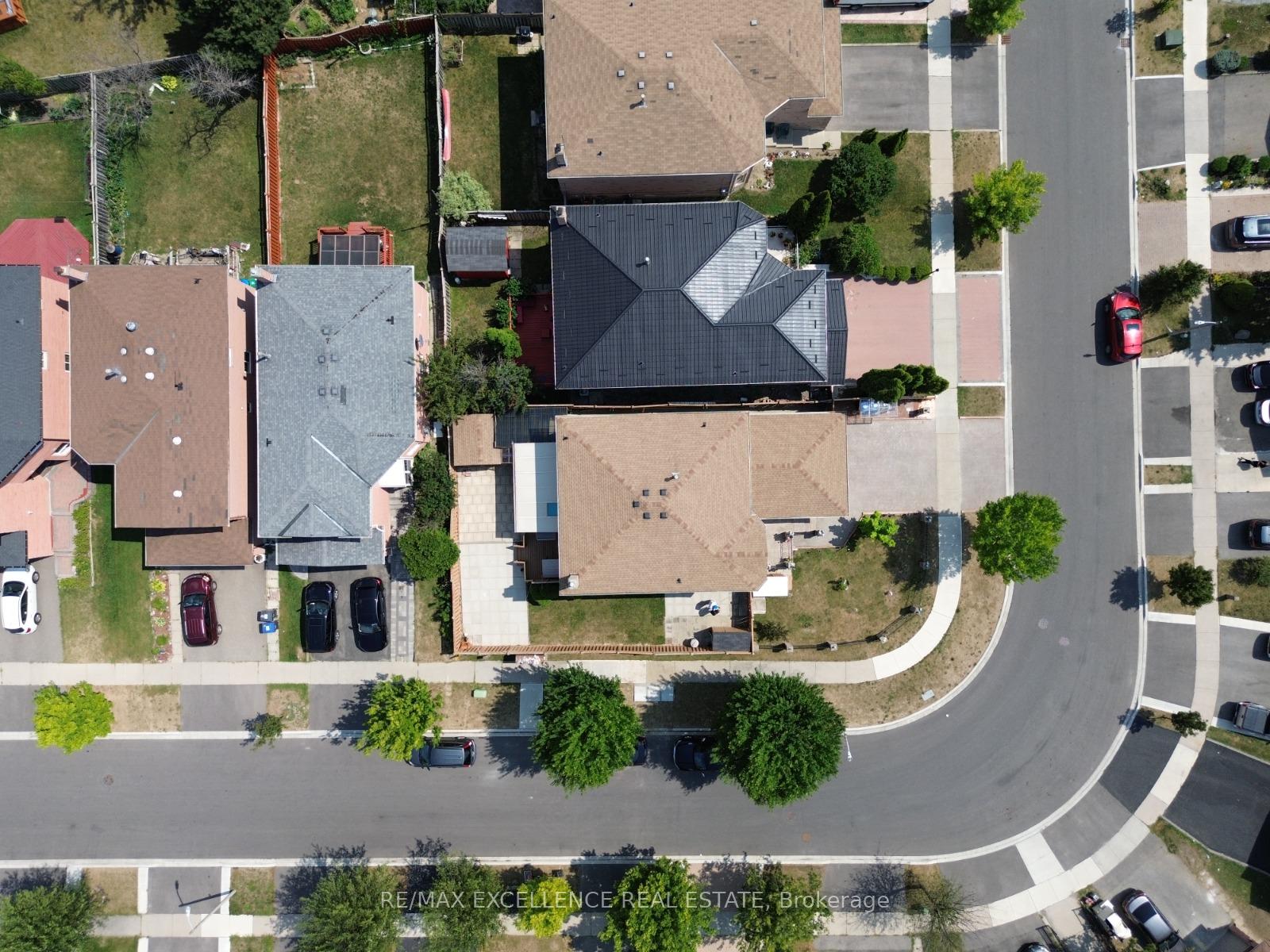 Photo 41 of 55 Atkins Circle, Brampton, Northwood Park — HOMEH